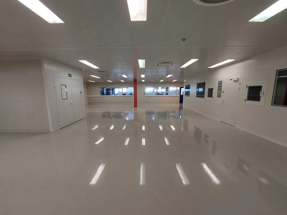Surface 350 m2 - Laboratoire/salles blanches