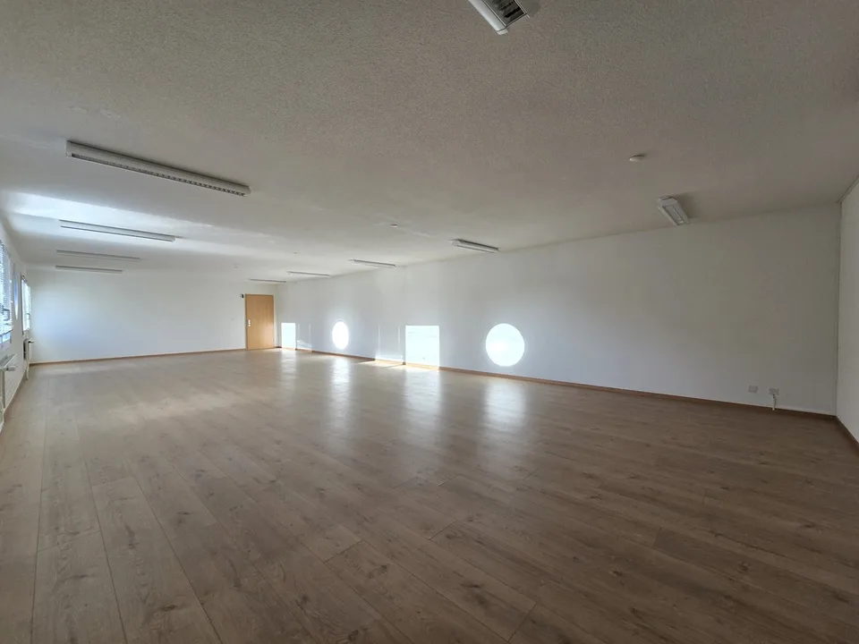 2 premiers loyer offerts - local commercial / bureau - 95m² - Crissier