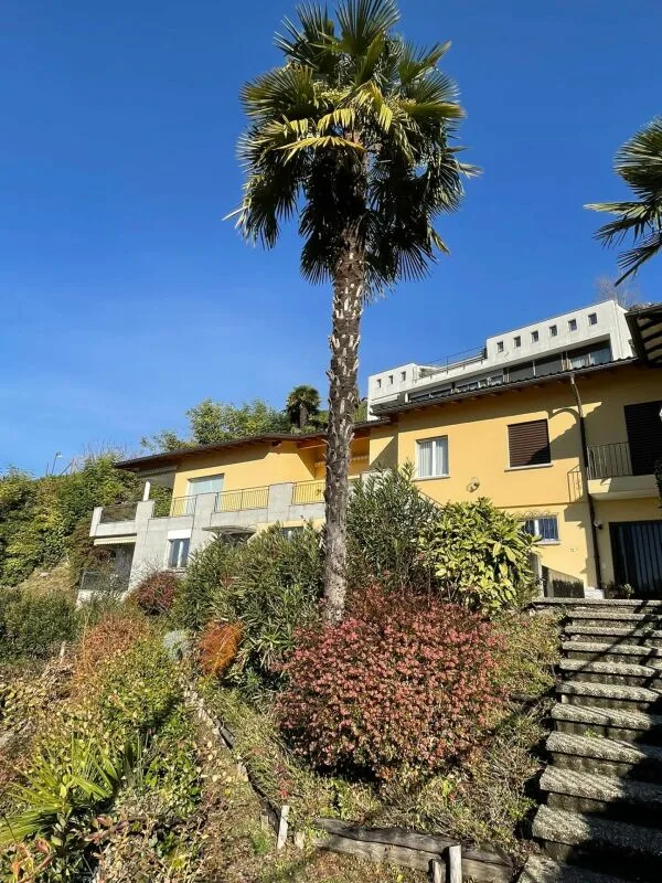 Villa intéressante avec jardin et vue sur le lac