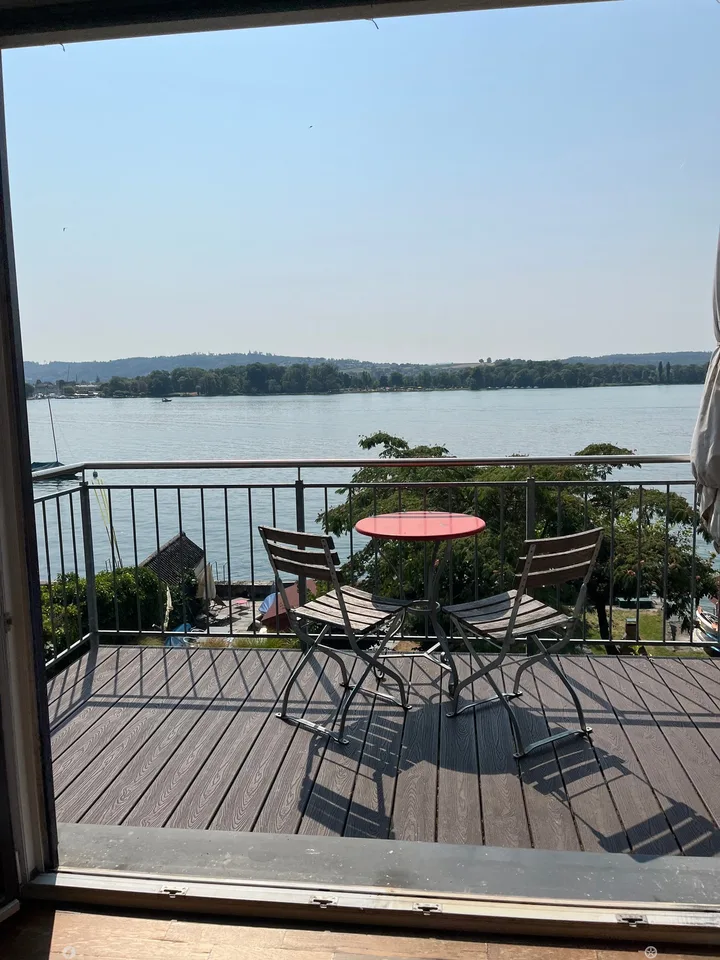 Casa unifamiliare moderna di 3,5 locali con accesso al lago a Biel – da ottobre 2026