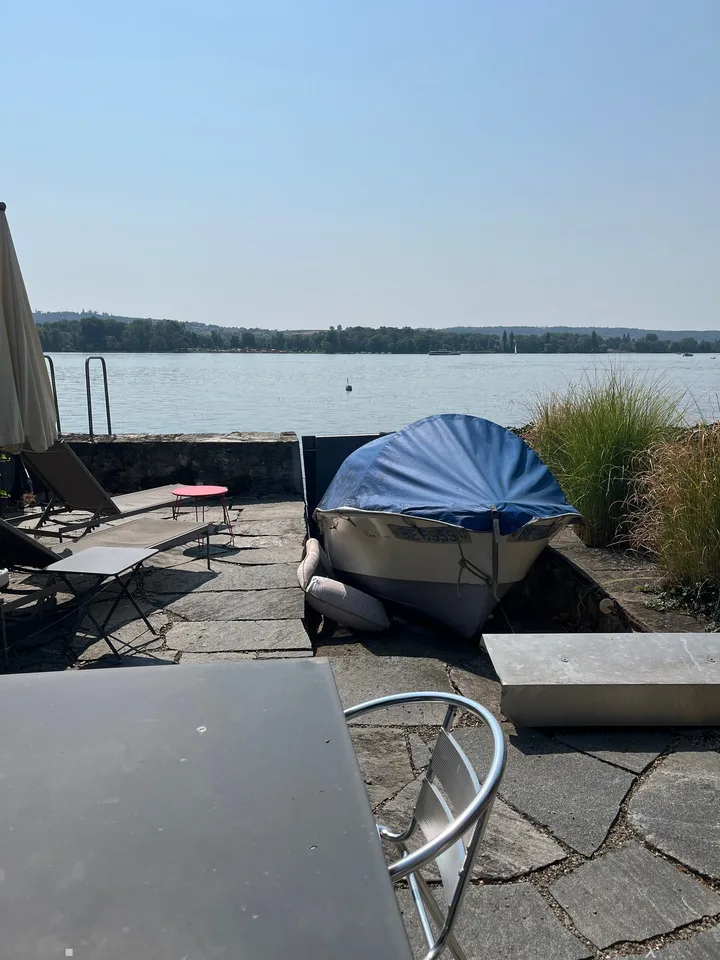 Casa unifamiliare moderna di 3,5 locali con accesso al lago a Biel – da ottobre 2026