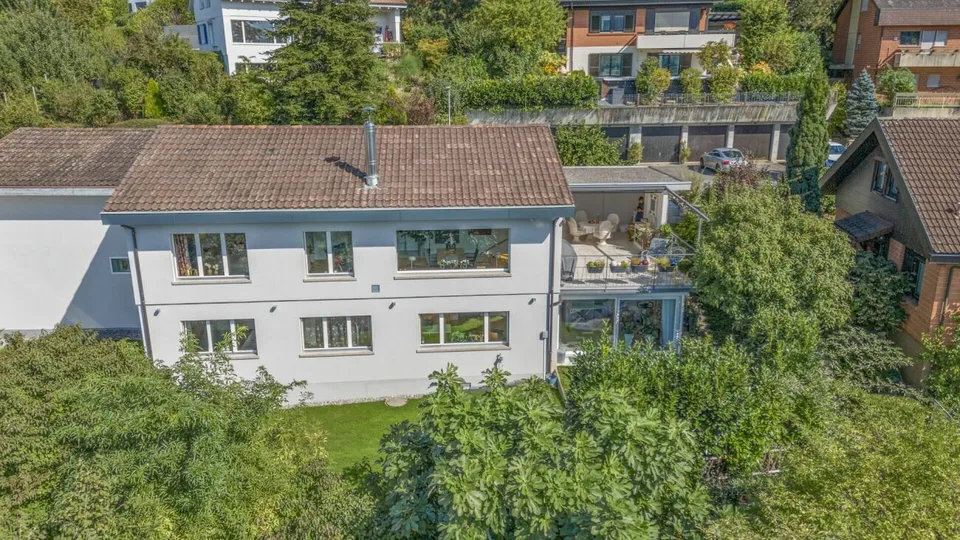 Exklusives Einfamilienhaus in idyllischer Waldrandlage mit idealer Autobahnanbindung