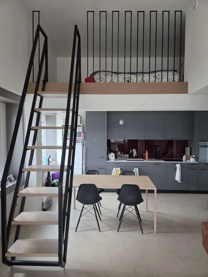 Moderne 1.5 Zimmer Mezzanine mit Panoramaweitsicht