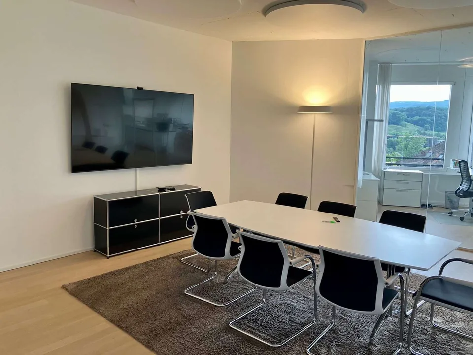 Espace de travail de bureau sans complication ? Plug & Work