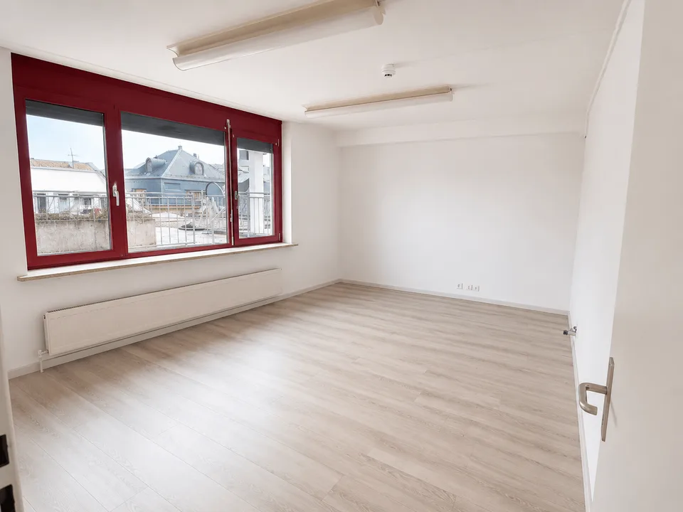 Spazio ufficio di 200m² con terrazza sul tetto ad uso esclusivo