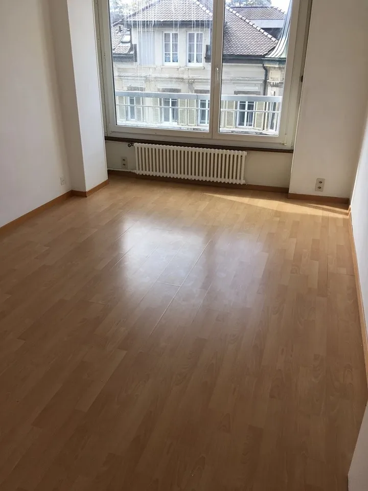 Schönes Apartment mit Balkon