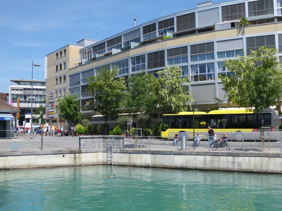 In Piazza Stazione di Thun - Spazio commerciale duplex per ufficio o studio