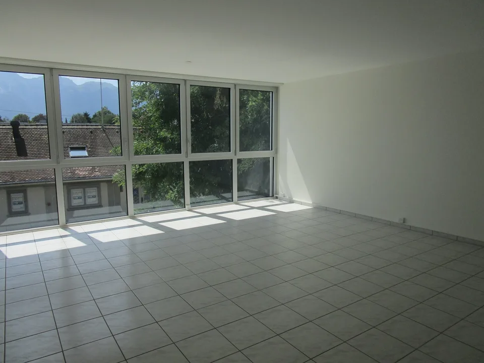 In Piazza Stazione di Thun - Spazio commerciale duplex per ufficio o studio