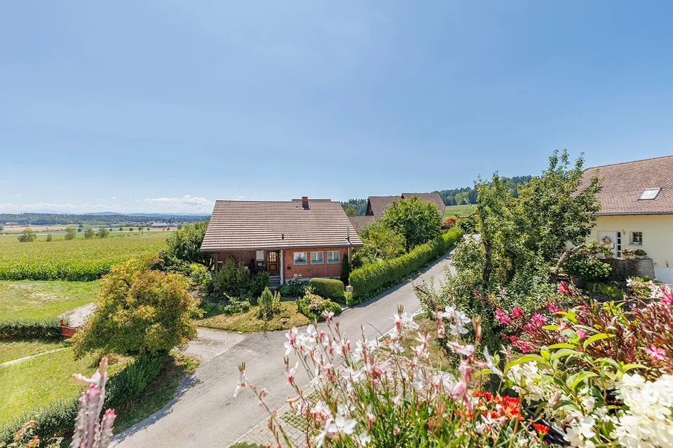 Votre nouvelle maison dans le Zürcher Weinland - spacieuse, lumineuse et proche de la nature