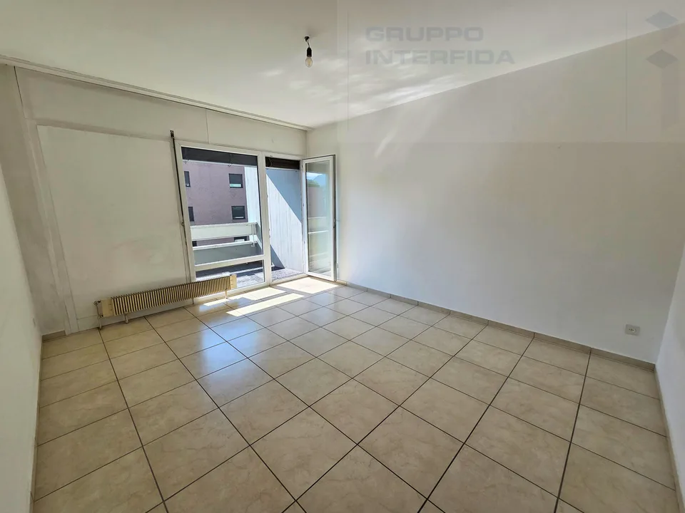 CHIASSO - MONOLOCALE CON BALCONE