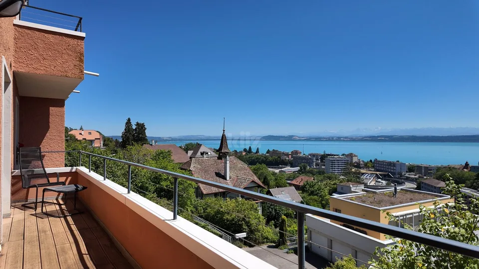 Appartement avec terrasse de 96m2, balcons et vue sur le lac
