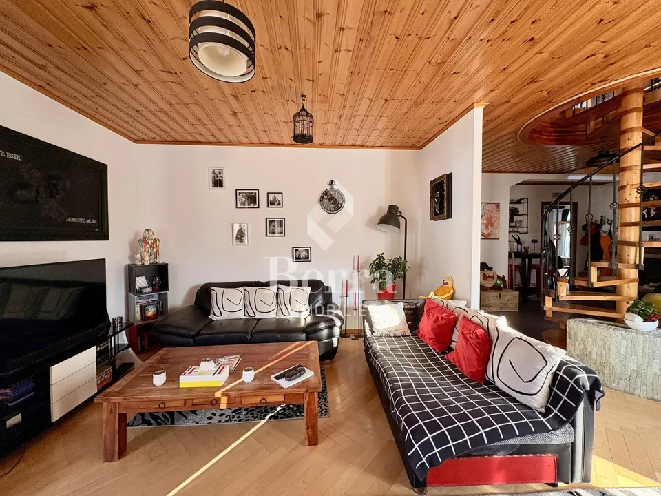 Duplex de 4.5 pièces au charme unique