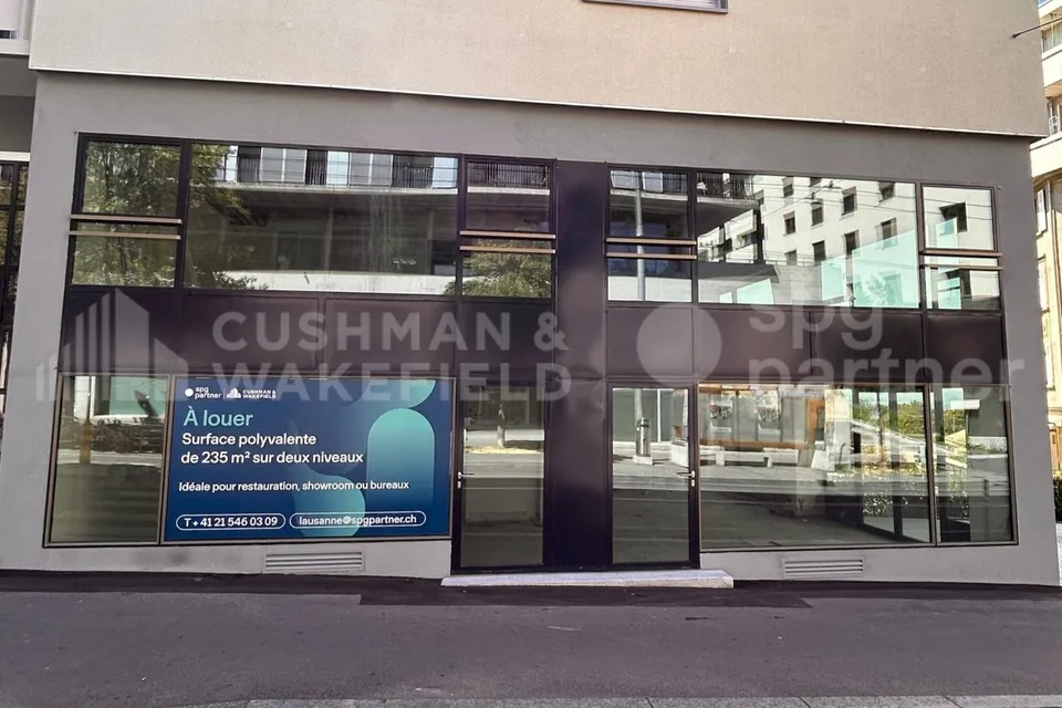 Arcata di 235 m² con alta visibilità, disponibile immediatamente - Morges 163