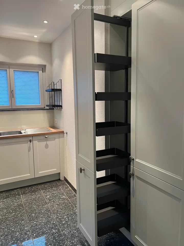 Charmante 2.5-Zimmer-Wohnung mit Seesicht und magischen Sonnenuntergängen