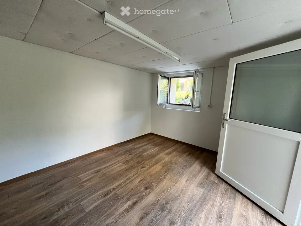 Heller Hobbyraum / Atelier mit Lavabo – 30 m² in Zürich-Oerlikon