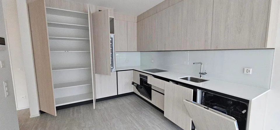 Moderno appartamento 2.5 locali con vista panoramica a Lugano