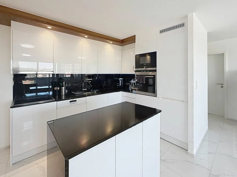 Charmanter 4,5-Zimmer-Wohnung mit Balkon und Kathedralsblick