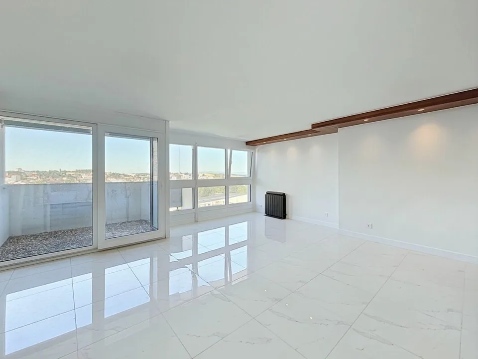 Charmanter 4,5-Zimmer-Wohnung mit Balkon und Kathedralsblick