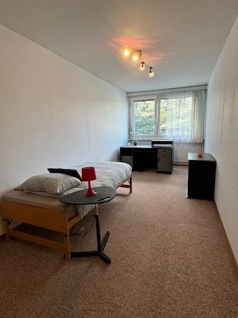 Zimmer in hellem Apartment in Gland - Verfügbar