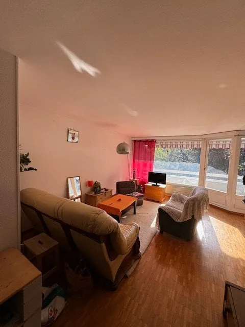 Zimmer in hellem Apartment in Gland - Verfügbar