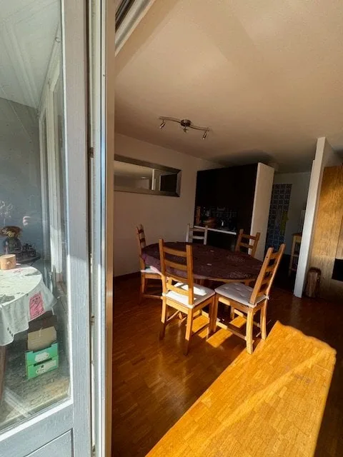 Chambre dans appartement lumineux à Gland - Disponible