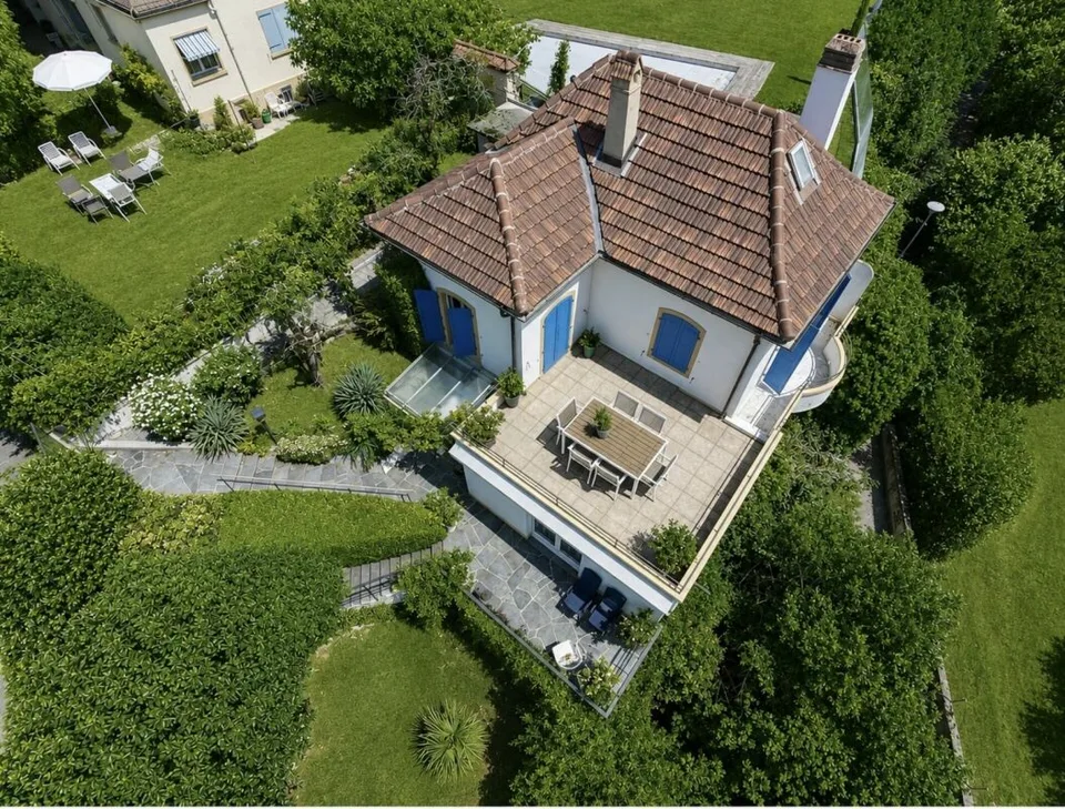 Splendida villa indipendente con vista panoramica, a 200 m dal lago
