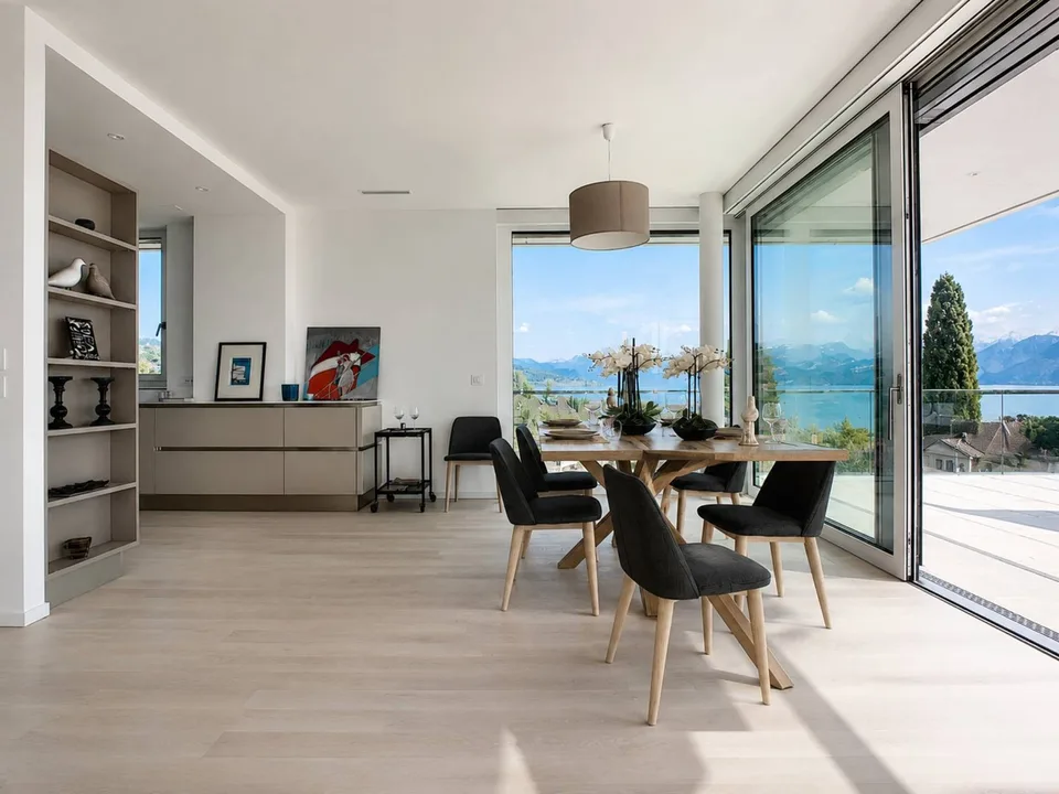 Dachgeschoss im modernen Stil mit großer Terrasse nur einen Moment vom See entfernt