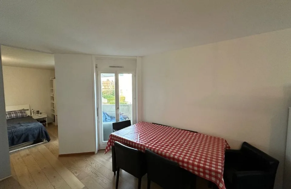 SAINT-PREX - Studio rénové avec deux balcons