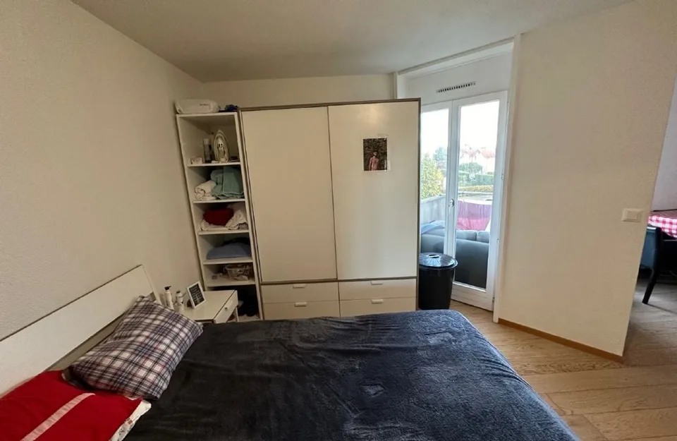 SAINT-PREX - Studio rénové avec deux balcons