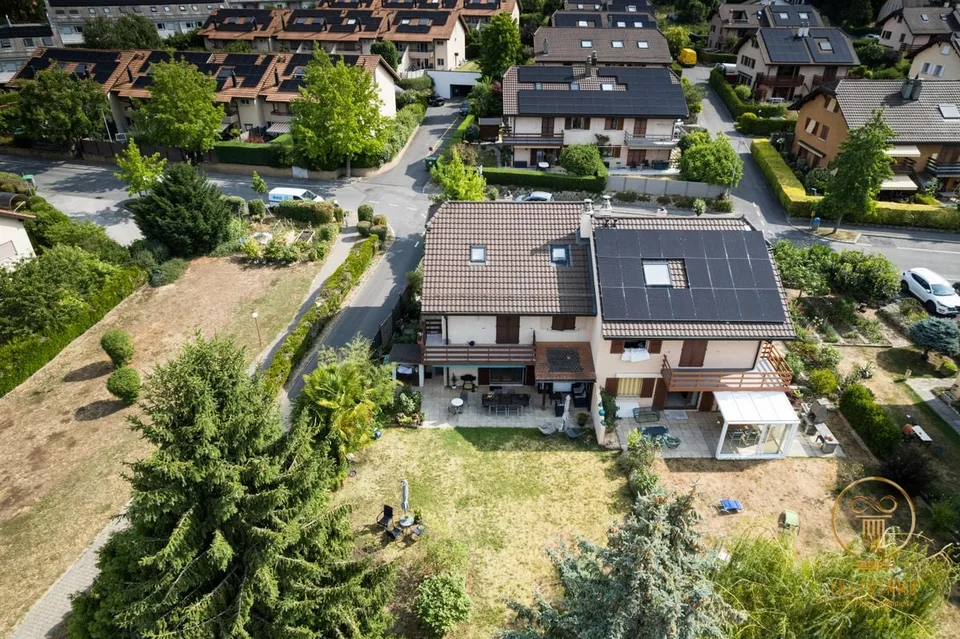 RENENS - Villa mitoyenne de 5.5 p. avec grand jardin. Pas inscrite dans une PPE.
