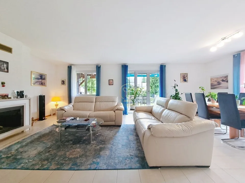 RENENS - Villa a schiera di 5.5 locali con grande giardino. Non iscritta in una PPE.