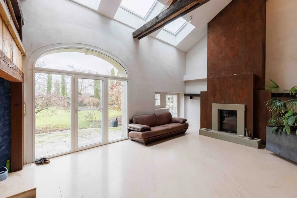 SULLENS, love at first sight! Beautiful village house, very well renovated, to be discovered.