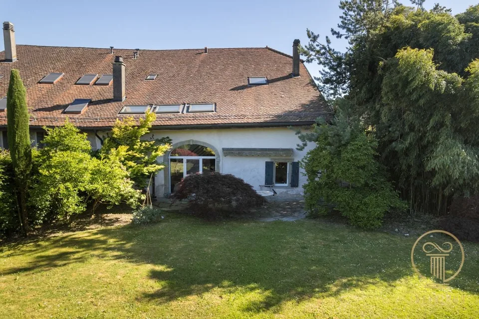 SULLENS, love at first sight! Beautiful village house, very well renovated, to be discovered.