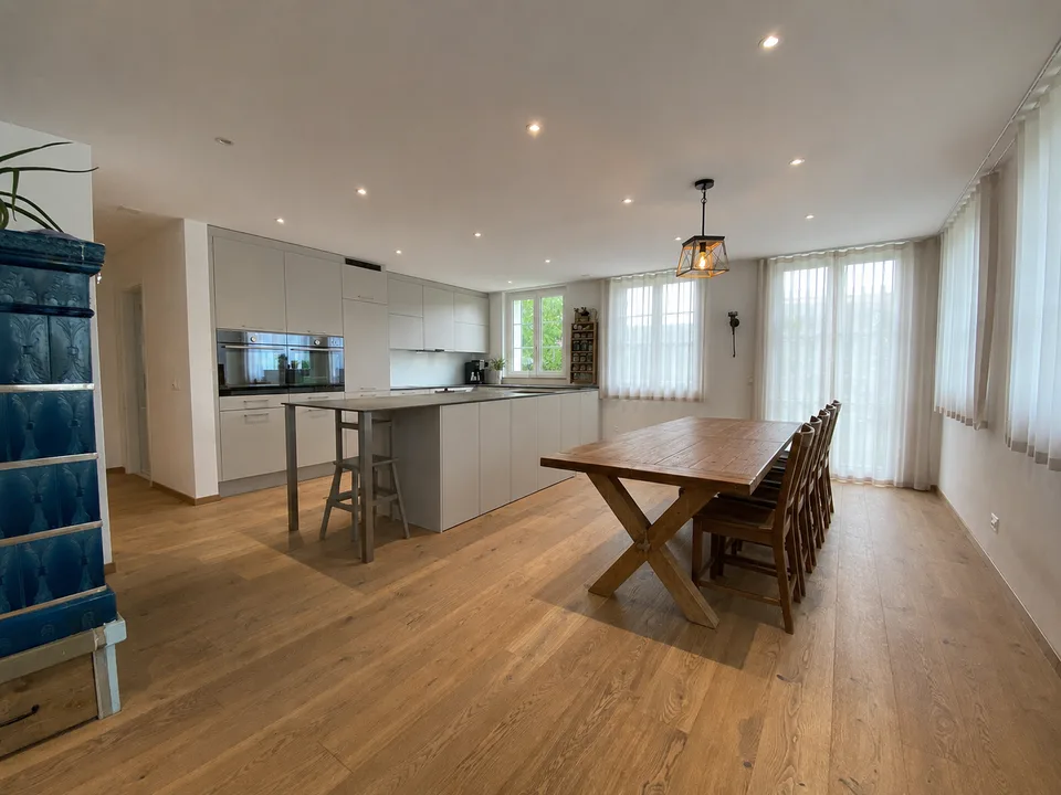 Casa unifamiliare esclusiva con progetto di costruzione residenziale approvato su un terreno di 2 421 m²