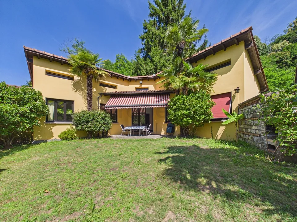 Casa con piscina e vista sul fiume - Un'oasi di pace immersa nella natura