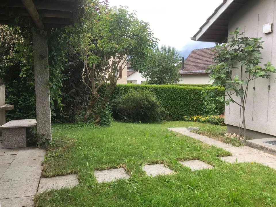 Grosses möbeliertes Haus zu vermieten