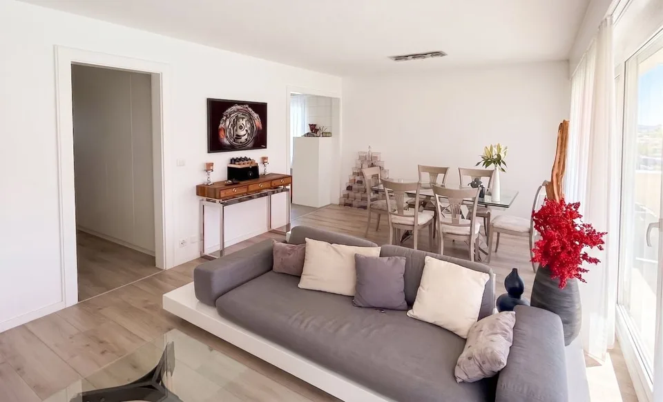 Wunderschöne 4.5-Zimmer-Wohnung mit Terrasse, in der Nähe des Sees in Préverenges