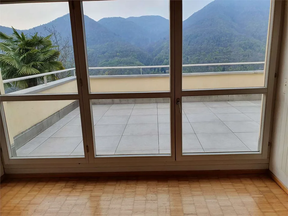 Belle maison de ville à 3 niveaux avec jardin à Monteggio - Ponte