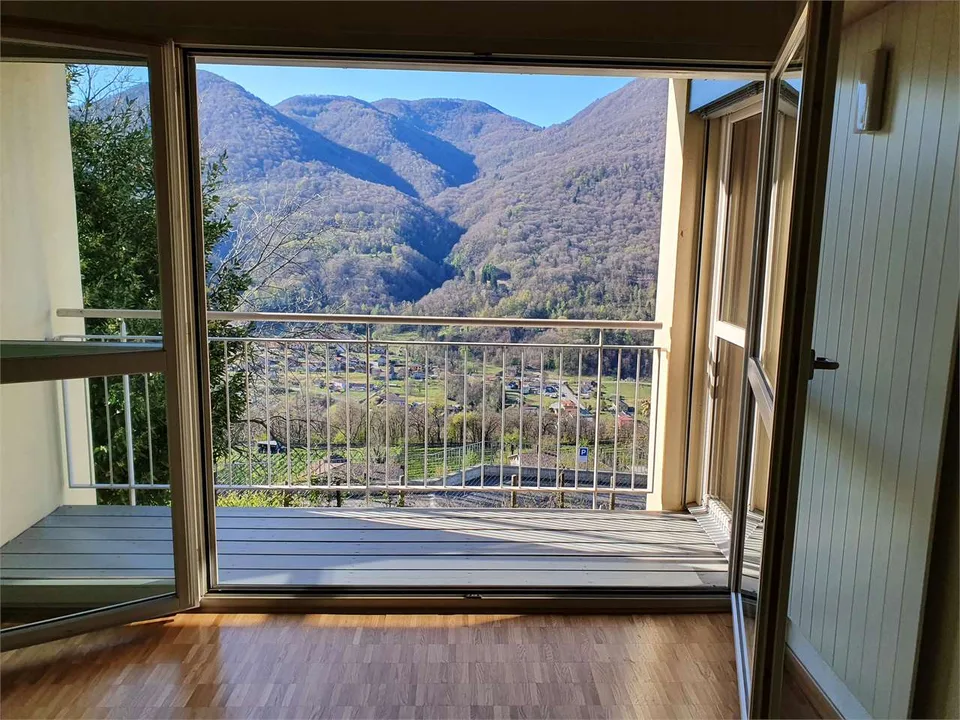 Belle maison de ville à 3 niveaux avec jardin à Monteggio - Ponte