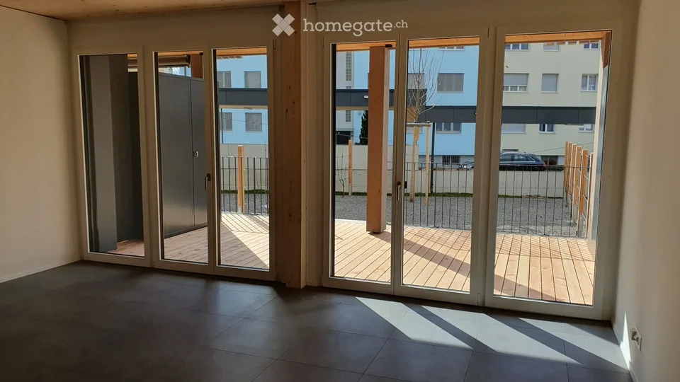 2.5 Zimmer Wohnung - Veranda, Terrasse, Gartenplatz