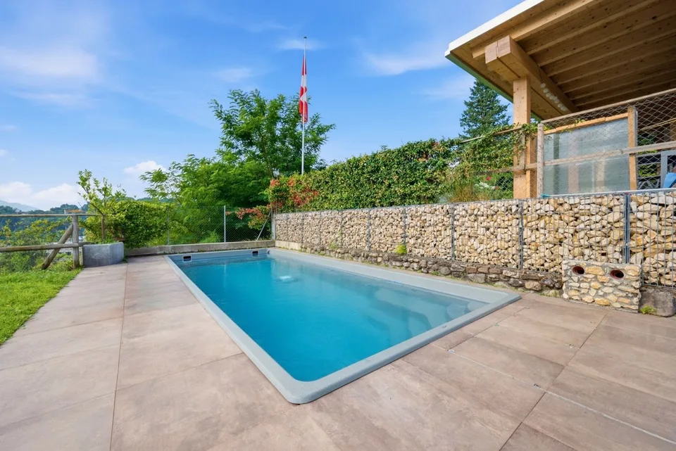 Elegante, zeitgenössische Villa mit großzügigem Garten, Swimmingpool und Terrassen