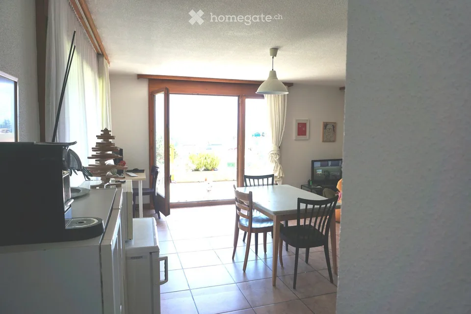 Ampio appartamento di 4.5 locali con terrazza, grande giardino e vista a Leysin