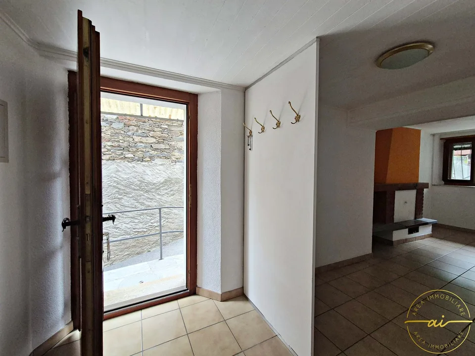 Maison plurifamiliale historique avec 3 appartements à Rivera