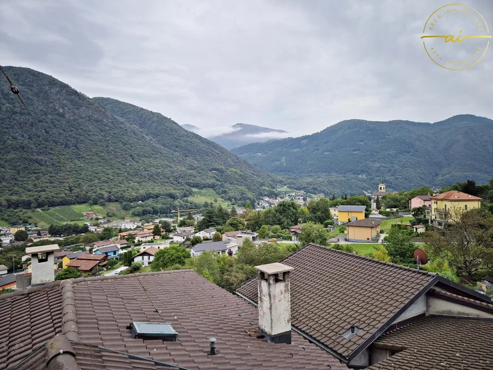 Casa plurifamiliare storica con 3 appartamenti a Rivera