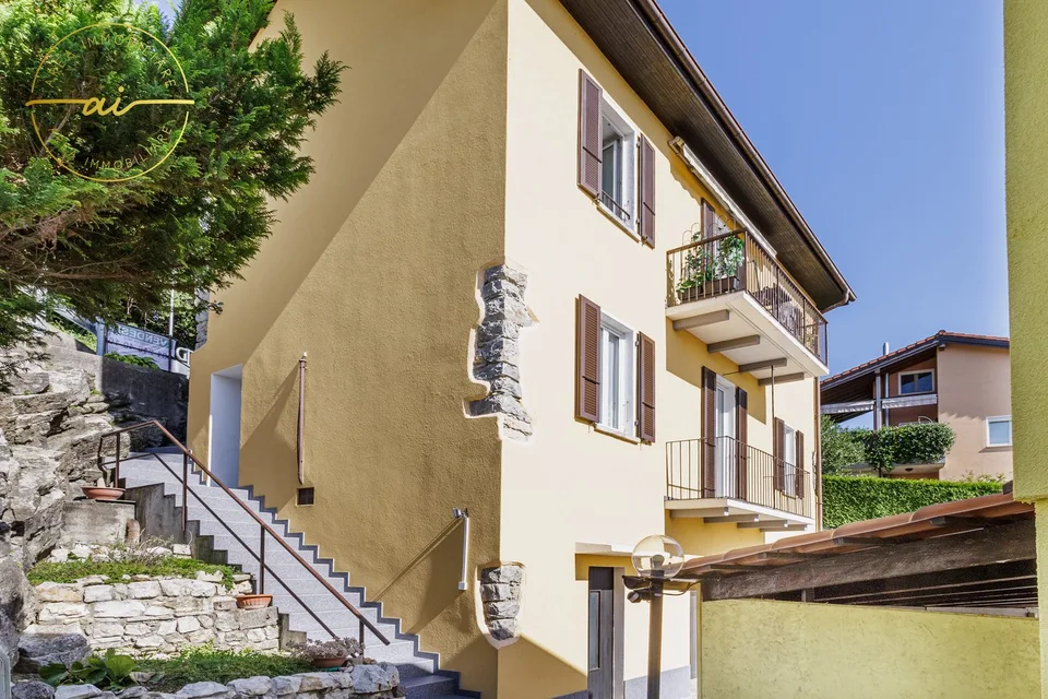 AMPIA CASA DI 6.5 LOCALI IN ZONA RESIDENZIALE A MORBIO INFERIORE