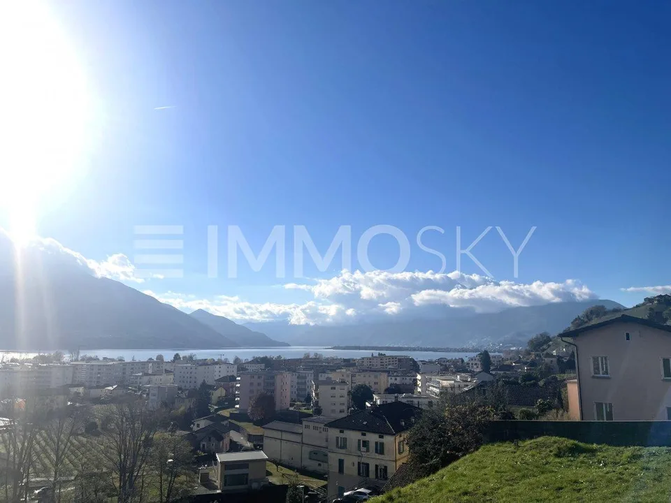 Panorama imprendibile in zona residenziale soleggiata tutto l'anno