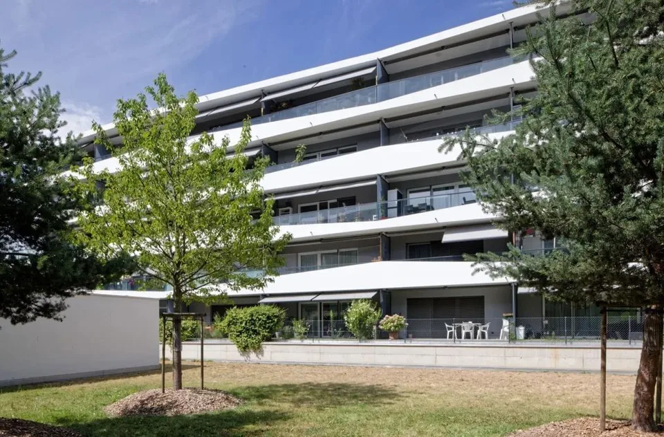 Sehr schönes 4-Zimmer-Apartment in einem neuen Gebäude in Lancy (/!\ Bedingungen HM)