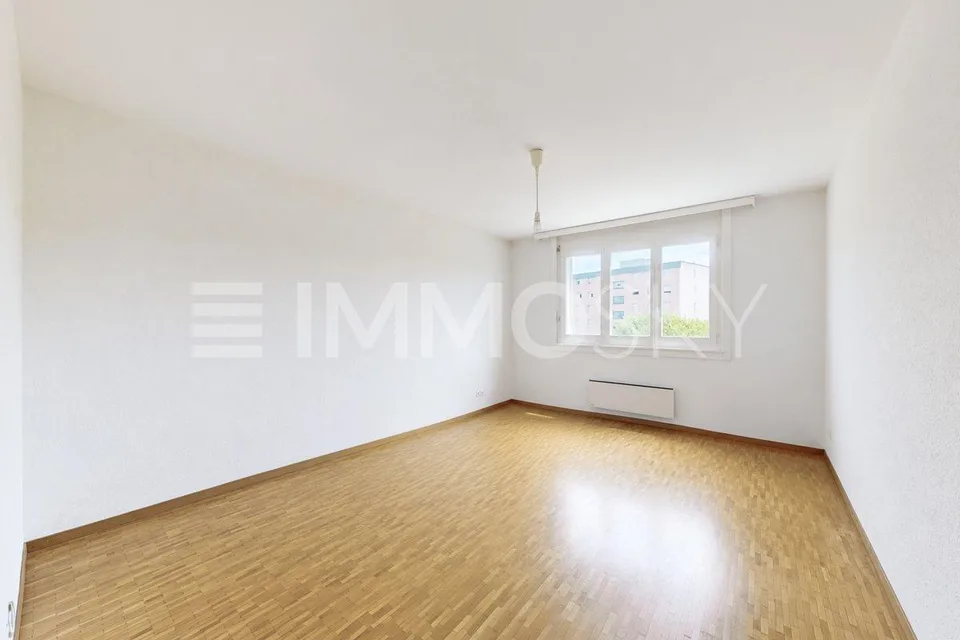 Geräumige 2.5-Zimmer-Wohnung mit Balkon in Romont