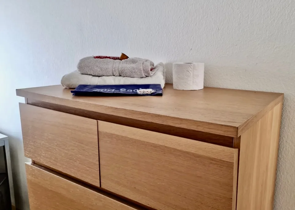 Ruhiges Einzelzimmer in einer gemeinsam genutzten Geschäftswohnung mit großer Terrasse und Aussicht – Foto 11 von 18