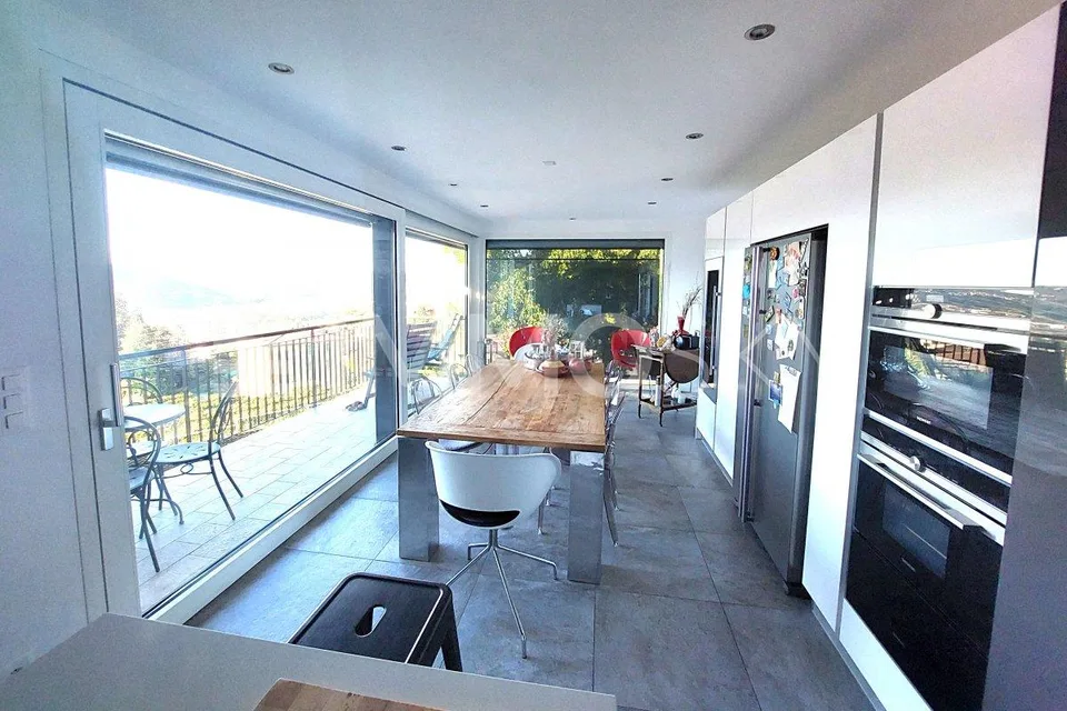 Villa di Prestigio: Eleganza e vista panoramica da incanto